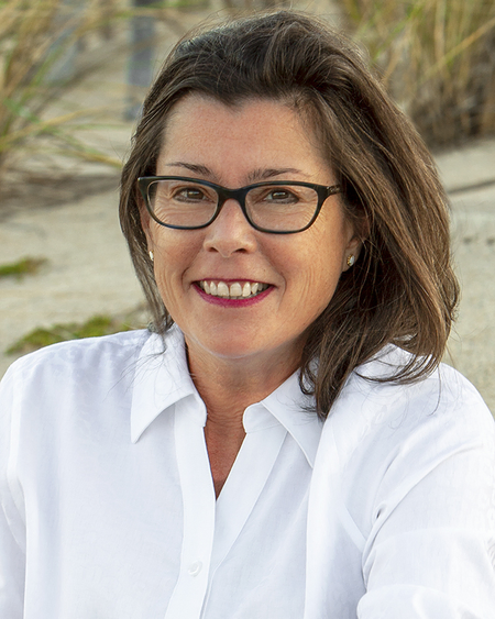 Lisa Bennett, Closing Specialist, Licensed Realtor 